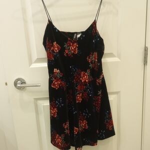 H&M Black Floral Crushed Velvet Romper Women's Size 10